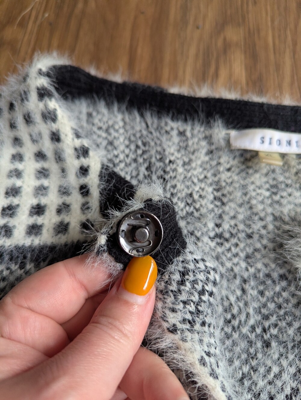 Sioni Black And Gray Plaid Open-Front Fuzzy Cardigan Sz XL - Picture 4 of 8